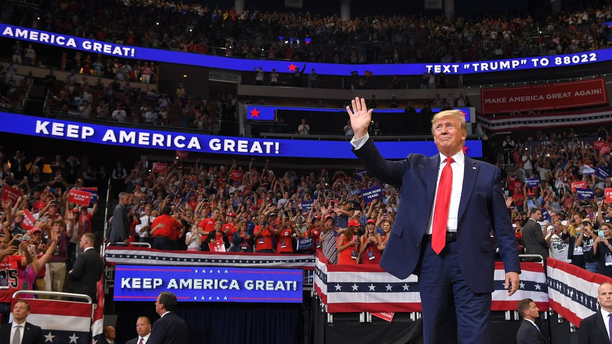 Right On Cue: ‘Extraordinarily Dangerous’ Says Health ‘Expert’ About Trump Rallies But, Here’s What He Said About BLM Protests
