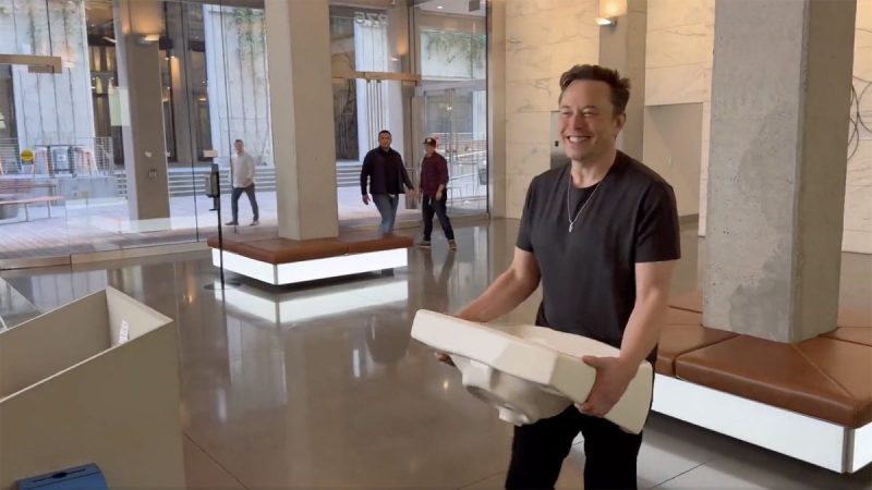 Musk Finds ‘Treasure’ in Closet at Twitter – Watch