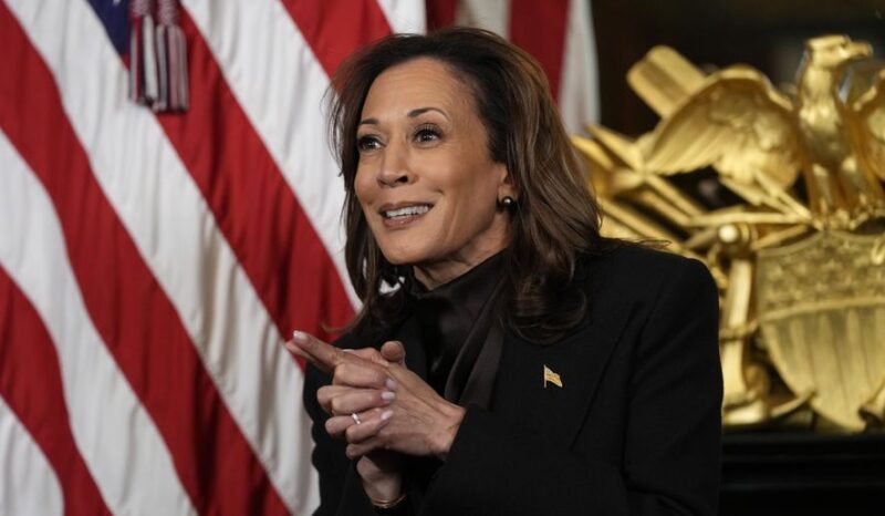 NAACP Gives Kamala Harris Award