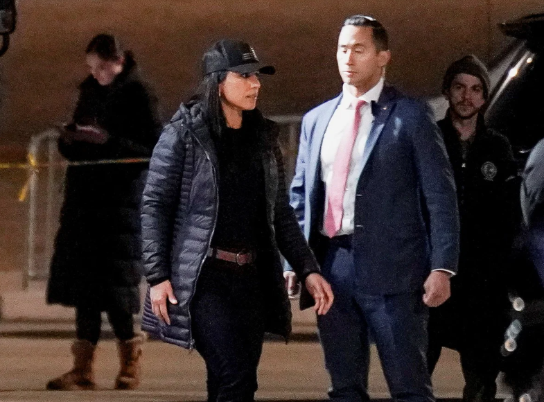 Lawmakers Ask Questions Following Gabbard’s Appearance During FBI Search