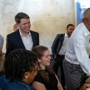 Democrat Enlists Help to Win Over Voters